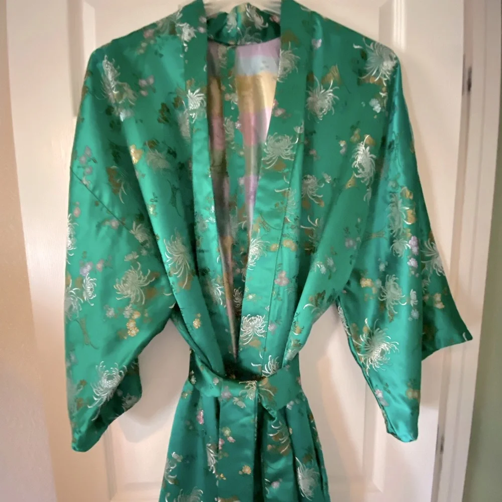 Handmade Kimono Style Robe - Picture 2 of 5